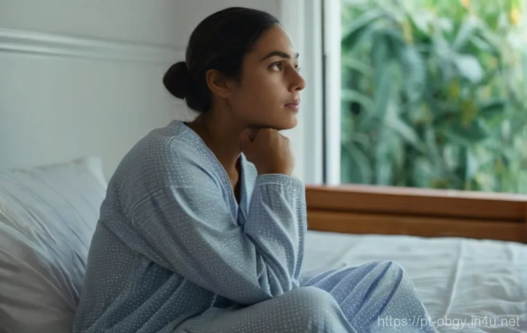 골반염 원인과 산부인과 치료법 - "A young Brazilian woman in her mid-20s, with a warm and reassuring smile, is seated fully clothed i... 골반염 원인과 산부인과 치료법 - "A young Brazilian woman in her mid-20s, with a warm and reassuring smile, is seated fully clothed i...